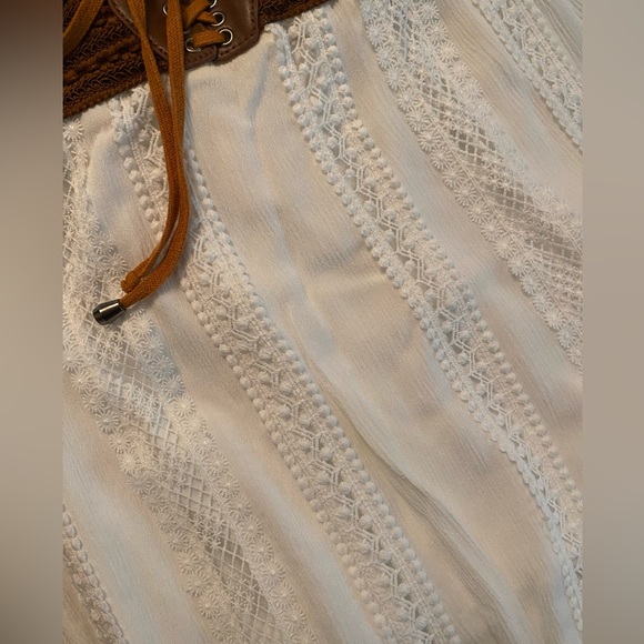 VENUS Boho White w/Lace Maxi Skirt | Size: Medium - Picture 6 of 8